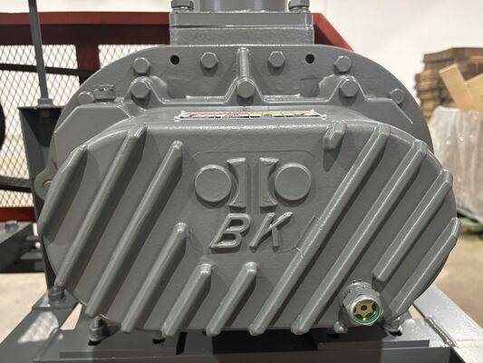 DN40 (1.5'') 세 엽 뿌리 부러기 0.37-1.11 m3/min 공기 용량 및 2300 rpm 최대 속도